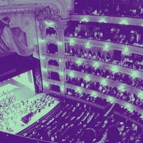 Salle de théâtre à l'italienne vue depuis les balcons